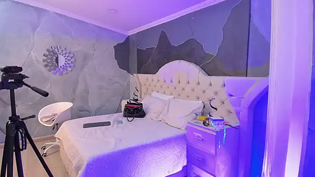 allicemackenzie online show from March 2025 12:21:01 AM