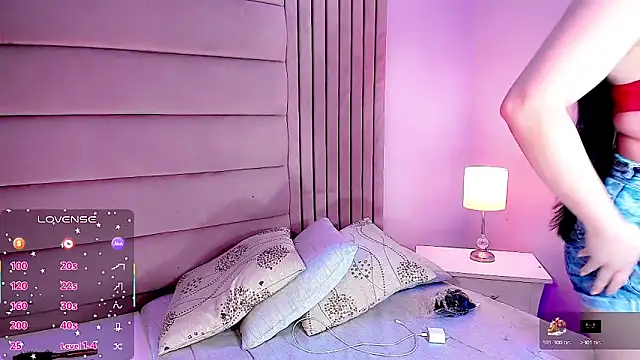 Dalis Hills online show from April 2026 04:46:01 AM