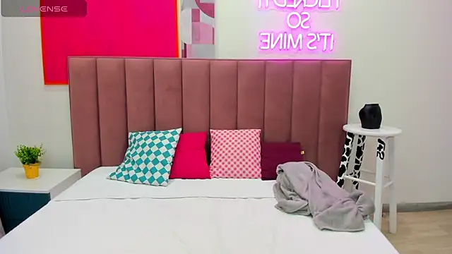 TessaAdorable online show from November 2025 01:22:02 AM