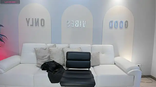 Snapshot of BeccaBaxter chatting on March 2026 12:22:01 PM BeccaBaxter online show from March 2026 12:22:01 PM