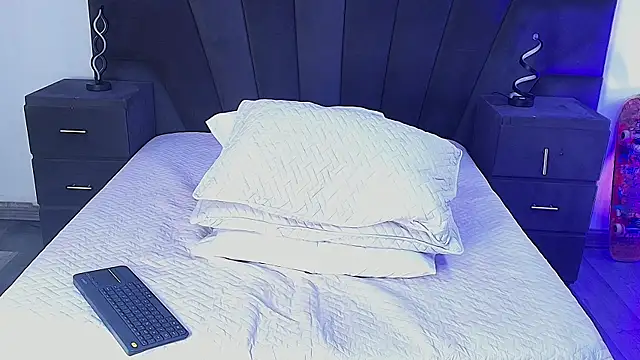 JhoanLeandro online show from February 2025 07:26:02 AM