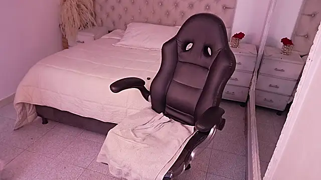 JhoanLeandro online show from April 2026 07:09:01 AM