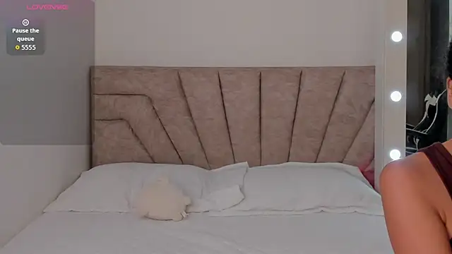 leahaltomm online show from November 2025 08:53:01 PM