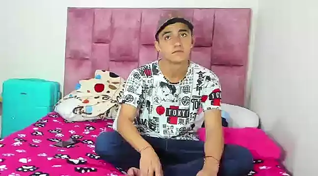 Snapshot of daimon_king05 chatting on March 2025 03:48:02 PM daimon king05 online show from March 2025 03:48:02 PM