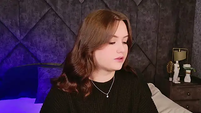 Kendra Parlow online show from September 2025 08:20:02 PM