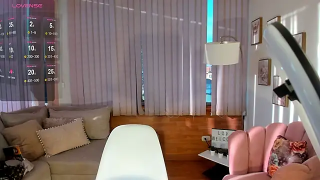 Daphne chers online show from February 2025 12:03:02 PM