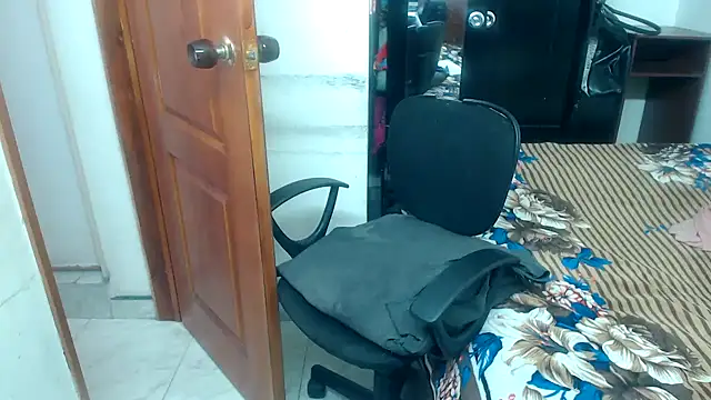 Siblleyx online show from February 2025 03:52:01 PM