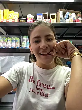 Snapshot of Andrea18_blonde chatting on April 2026 02:56:02 PM Andrea18 blonde online show from April 2026 02:56:02 PM