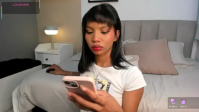 Gigi Strawberry online show from September 2025 04:45:02 AM