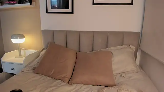 Gigi Strawberry online show from September 2025 04:58:01 AM