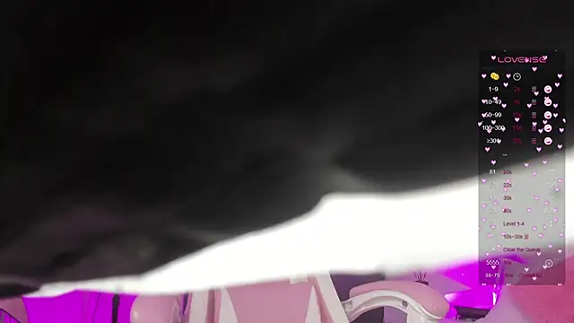 Snapshot of whiteatenea chatting on February 2025 07:45:02 AM whiteatenea online show from February 2025 07:45:02 AM