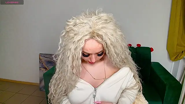 MissisCaty online show from February 2025 04:01:02 AM