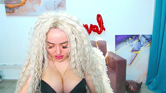 MissisCaty online show from February 2025 07:52:01 PM