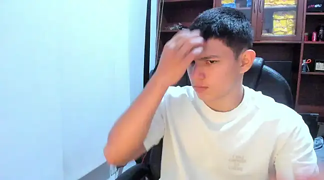 JamesCr  online show from February 2025 09:48:02 PM