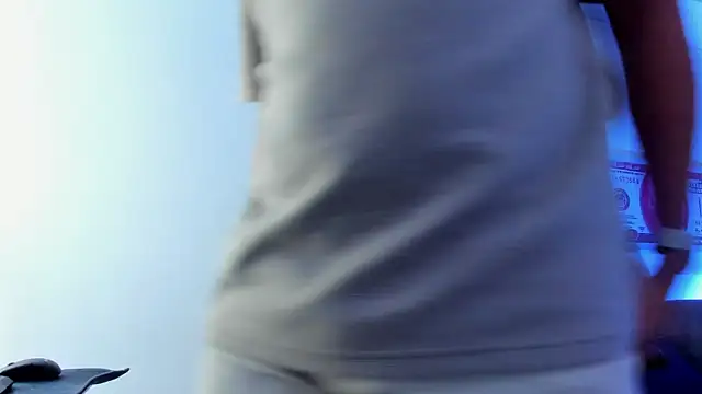 JamesCr  online show from February 2025 04:31:01 PM