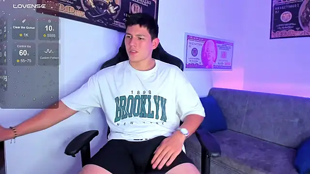 JamesCr  online show from March 2025 08:23:02 PM