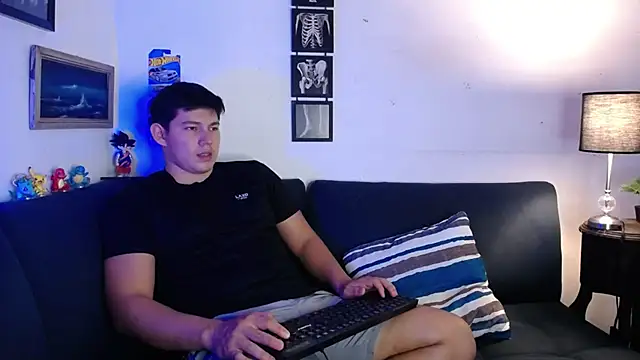 JamesCr  online show from November 2025 12:35:01 AM