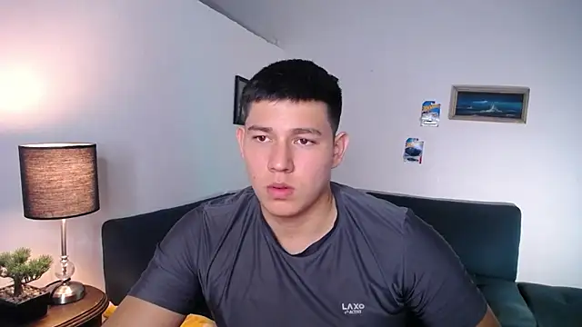 Snapshot of JamesCr_ chatting on February 2026 01:35:02 AM JamesCr online show from February 2026 01:35:02 AM