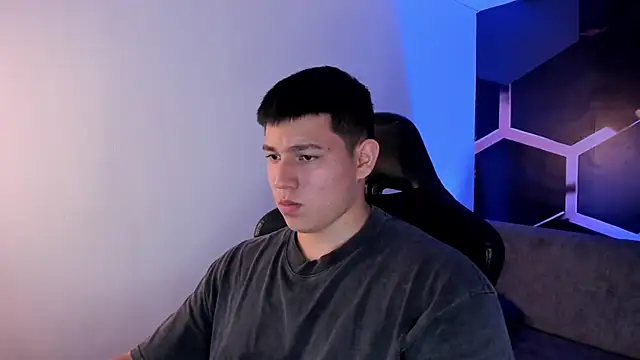 Snapshot of JamesCr_ chatting on February 2026 03:29:02 AM JamesCr online show from February 2026 03:29:02 AM