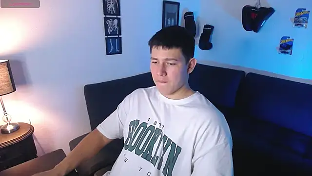 Snapshot of JamesCr_ chatting on March 2026 01:07:02 AM JamesCr online show from March 2026 01:07:02 AM