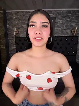 Snapshot of TayylorSexx chatting on June 2026 05:30:01 AM TayylorSexx online show from June 2026 05:30:01 AM