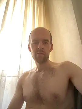 LynnAhNight online show from September 2025 04:44:01 AM