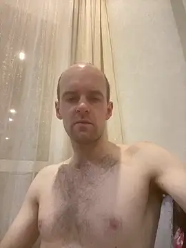 LynnAhNight online show from November 2025 03:05:01 AM