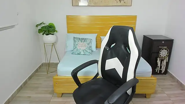 Snapshot of tiffanny_doll_ chatting on March 2025 03:09:02 PM tiffanny doll online show from March 2025 03:09:02 PM