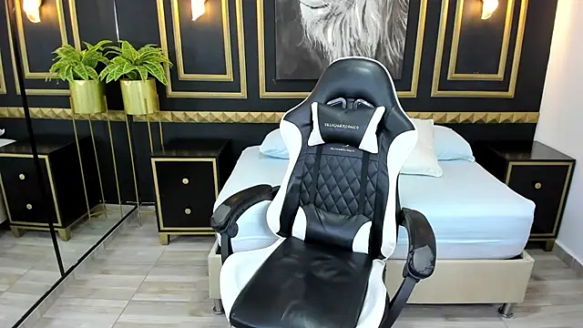 Snapshot of tiffanny_doll_ chatting on March 2025 09:13:01 AM tiffanny doll online show from March 2025 09:13:01 AM