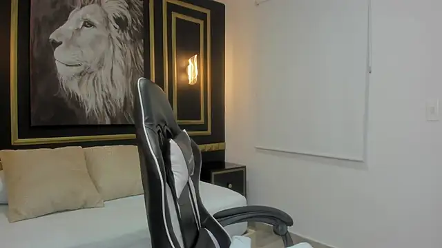 tiffanny doll  online show from March 2026 12:00:02 PM