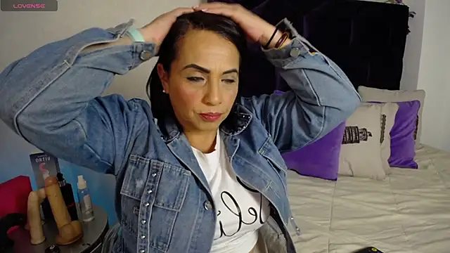 Snapshot of GochitaWild chatting on September 2025 08:19:01 PM GochitaWild online show from September 2025 08:19:01 PM