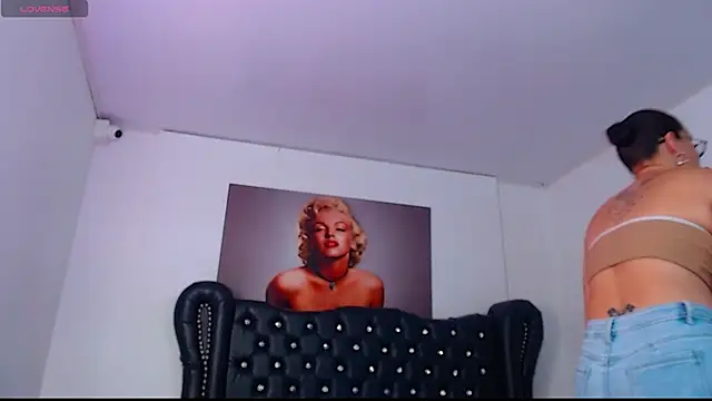 Taliana36 online show from October 2025 12:06:01 PM