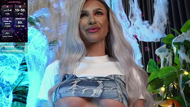 Snapshot of KarlaBart chatting on October 2025 08:09:02 PM KarlaBart online show from October 2025 08:09:02 PM