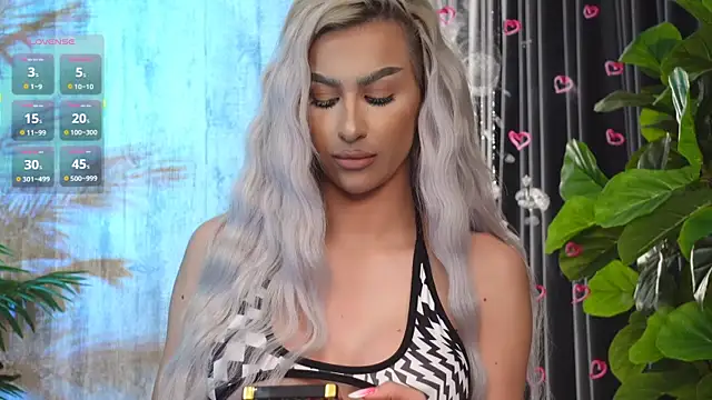 Snapshot of KarlaBart chatting on November 2025 08:24:02 PM KarlaBart online show from November 2025 08:24:02 PM