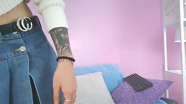 Hiyakasudere online show from November 2025 06:45:01 PM