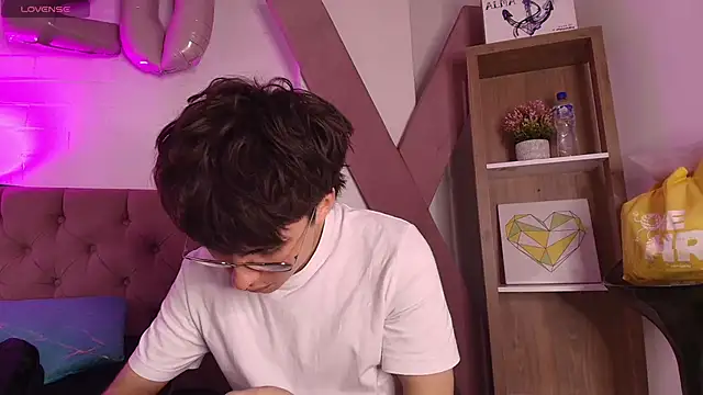 PepperTwink online show from December 2025 04:44:01 PM