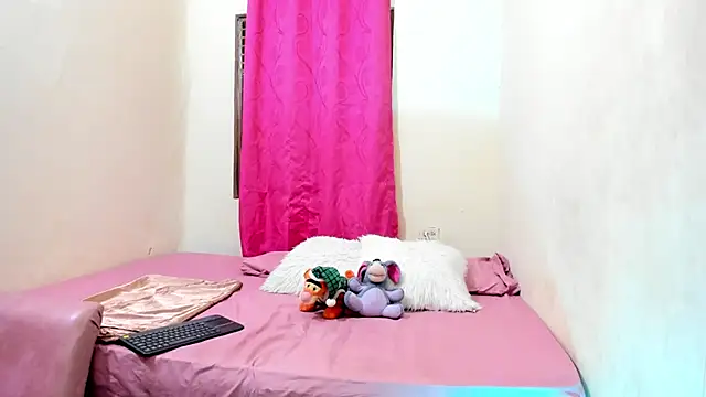 Snapshot of Paloma_24_ chatting on February 2025 01:53:02 PM Paloma 24 online show from February 2025 01:53:02 PM