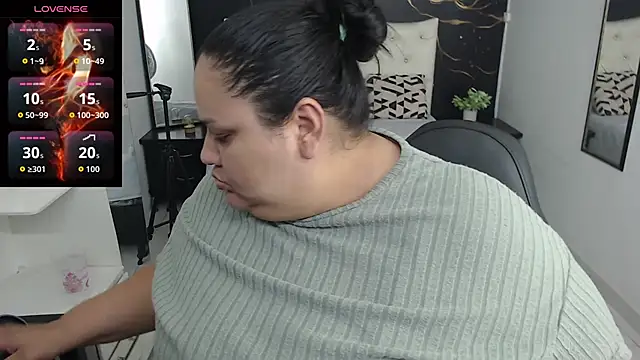 Aaliyah11 online show from November 2025 12:21:02 AM