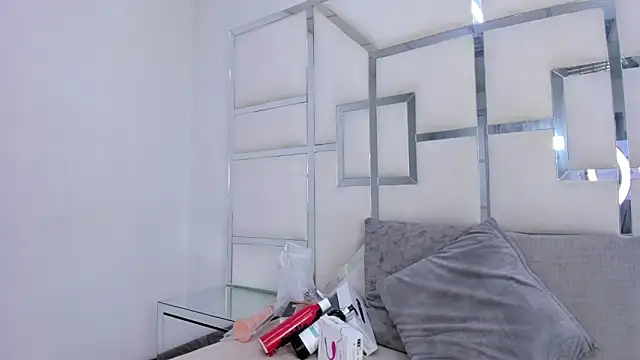 ZoeWan69 online show from December 2025 11:04:02 AM