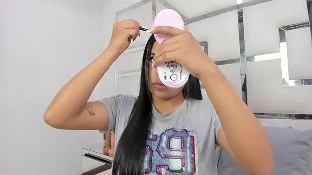 ZoeWan69 online show from March 2026 01:43:02 PM