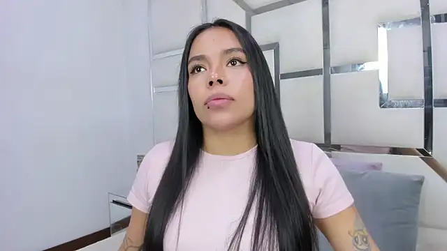 ZoeWan69 online show from April 2026 02:46:02 PM