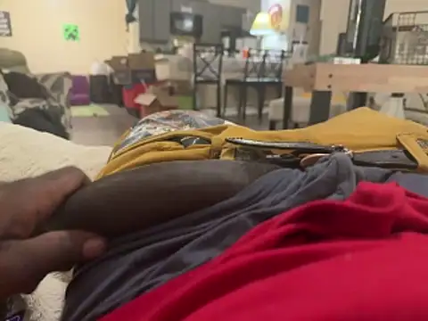 Snapshot of BigDMann40 chatting on November 2025 09:05:02 PM BigDMann40 online show from November 2025 09:05:02 PM