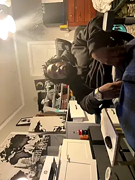 Snapshot of BigDMann40 chatting on November 2025 05:54:01 AM BigDMann40 online show from November 2025 05:54:01 AM