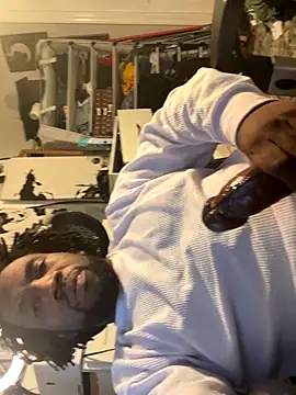 Snapshot of BigDMann40 chatting on November 2025 09:13:02 AM BigDMann40 online show from November 2025 09:13:02 AM