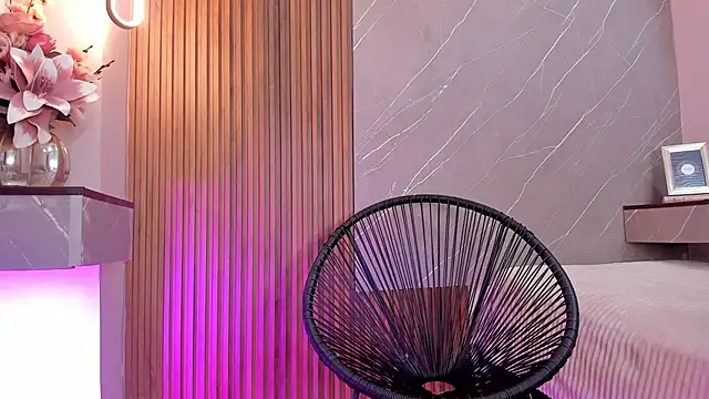 ariana jhonson1 online show from March 2025 12:13:02 PM