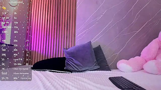 ariana jhonson1 online show from September 2025 12:53:01 PM