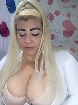 BonniAdams online show from October 2025 03:45:02 PM