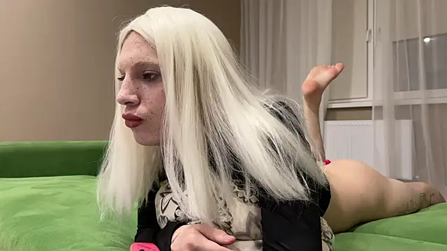 Snapshot of bad_lilyy chatting on February 2025 02:55:02 AM bad lilyy online show from February 2025 02:55:02 AM