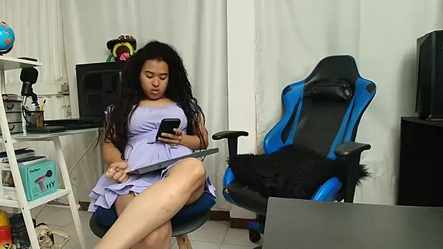 Snapshot of ema_abby chatting on February 2026 08:05:02 PM ema abby online show from February 2026 08:05:02 PM