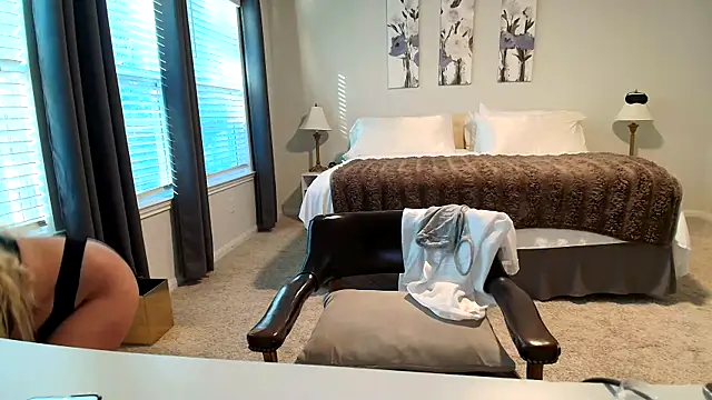 kaliii jones online show from November 2025 10:34:02 PM